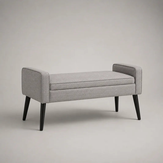 Banc rembourré rectangulaire en tissu gris clair avec accoudoirs et pieds en bois noirs, 110 x 40 x 60 cm